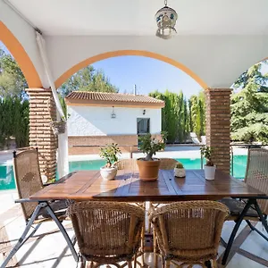 Villa Rural De Lujo, Baza