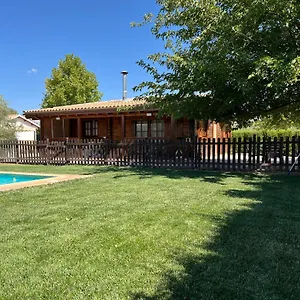 Сasa de vacaciones De La Vega, Baza